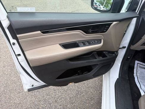 Used 2023 Honda Odyssey Touring image 10