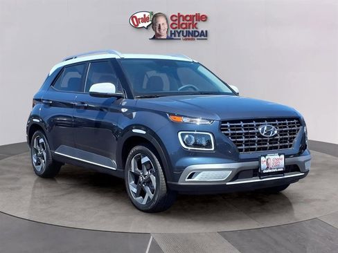 New 2025 Hyundai Venue Limited image 7
