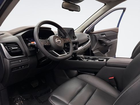Used 2023 Nissan Rogue SL w/ SL Premium Package AWD/4WD image 10