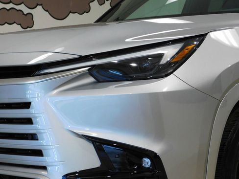 Used 2026 Lexus TX 500h AWD image 14