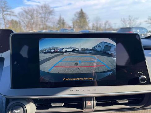 Used 2025 Toyota Prius XLE image 29