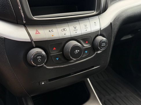 Used 2018 Dodge Journey SE w/ Popular Equipment Group FWD image 19