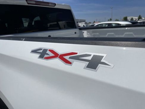 Used 2023 Chevrolet Silverado 1500 LT AWD/4WD image 11