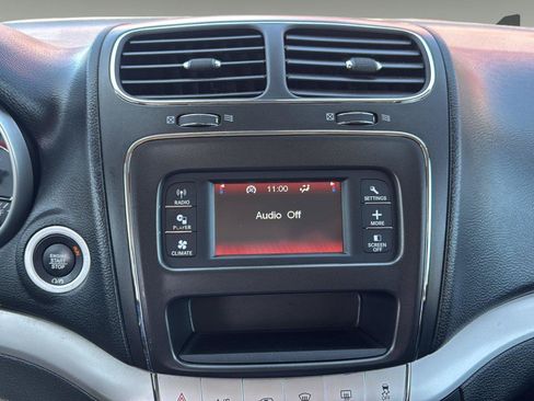 Used 2019 Dodge Journey SE w/ Blacktop Package FWD image 13