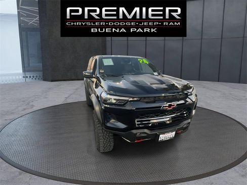 Used 2024 Chevrolet Colorado ZR2 w/ Technology Package image 5