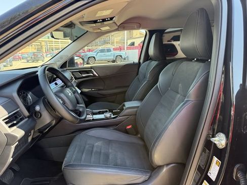 Used 2025 Mitsubishi Outlander SE FWD image 27