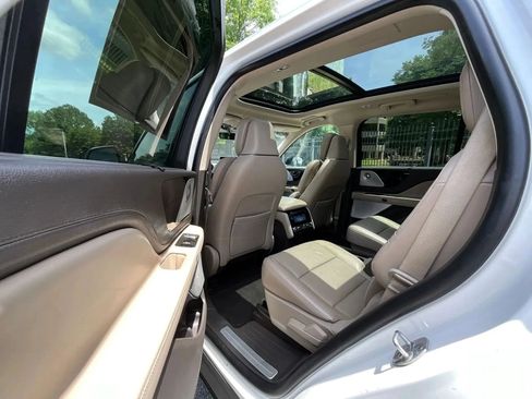 Used 2021 Lincoln Aviator Reserve w/ Equipment Group 201A AWD/4WD image 13