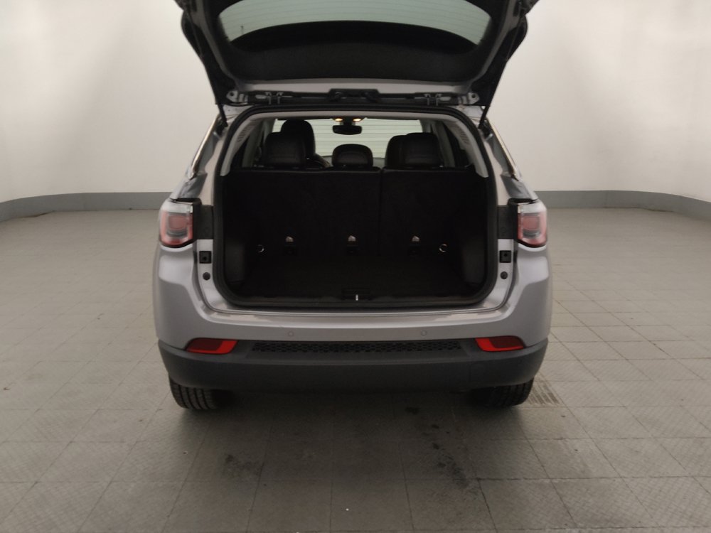Used 2018 Jeep Compass Latitude w/ Popular Equipment Group AWD/4WD image 29