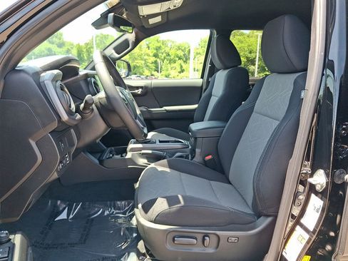 Certified 2023 Toyota Tacoma TRD Sport AWD/4WD image 12