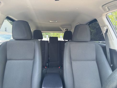 Used 2018 Toyota RAV4 LE AWD/4WD image 45
