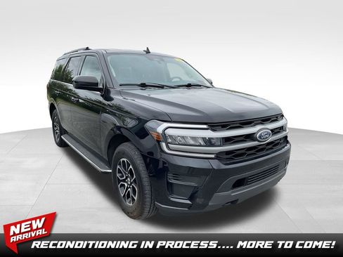 Used 2022 Ford Expedition XLT AWD/4WD image 1
