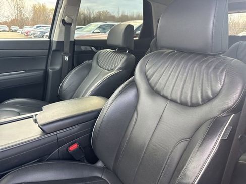 Used 2024 Hyundai Palisade Limited image 12