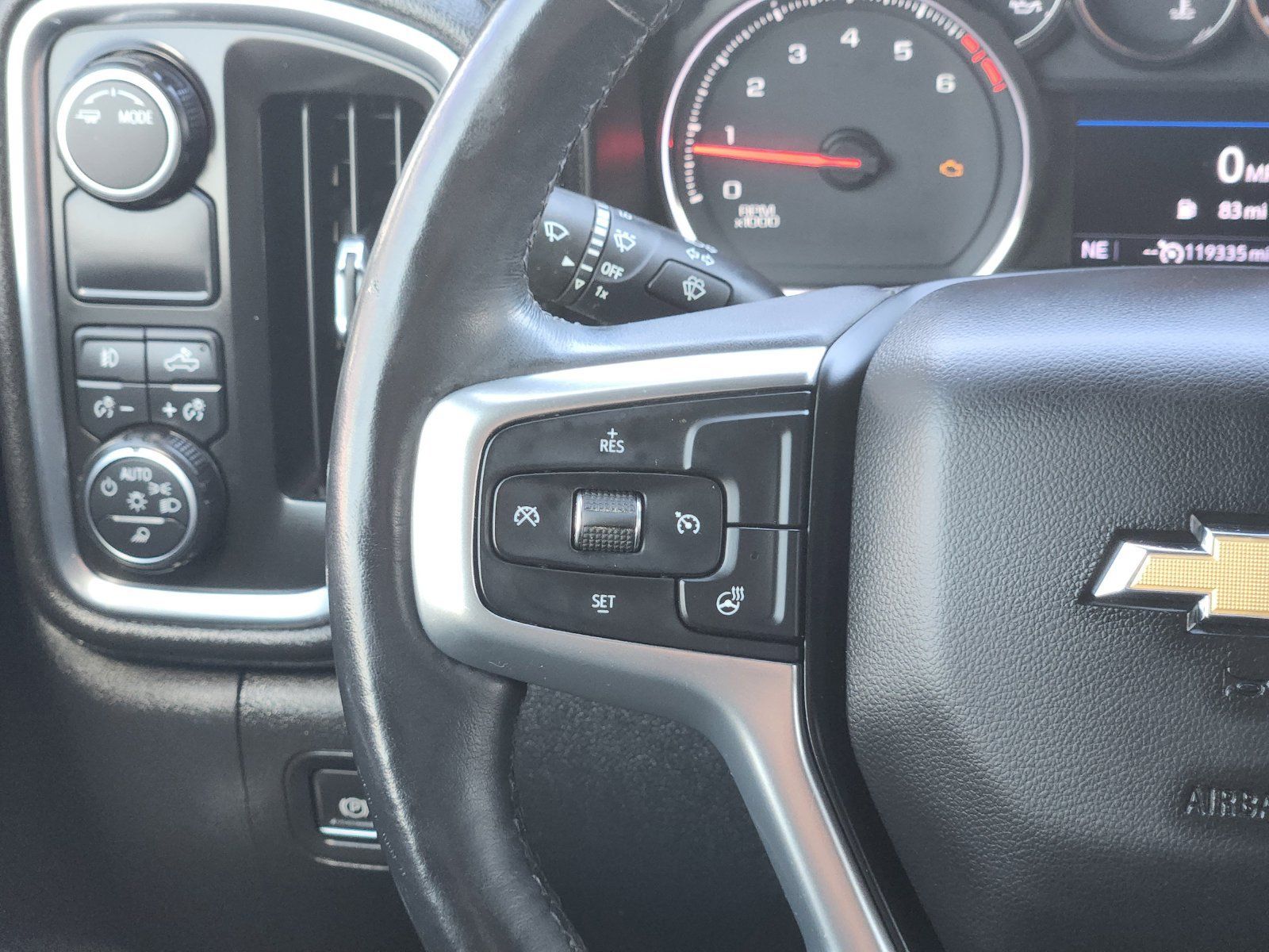 Used 2020 Chevrolet Silverado 2500 LT w/ Texas Edition RWD image 31