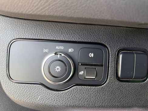 Used 2019 Mercedes-Benz Sprinter 2500 image 15