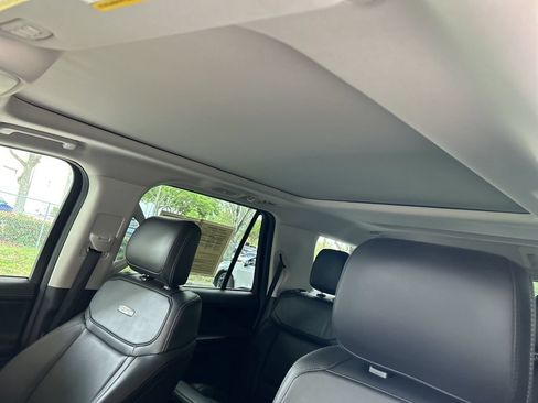 Used 2025 Ford Expedition Platinum AWD/4WD image 20