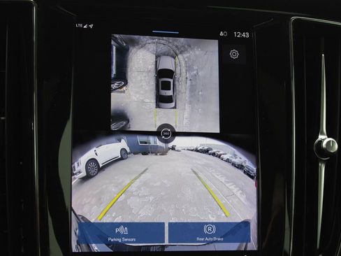 Used 2024 Volvo S60 B5 Plus image 37