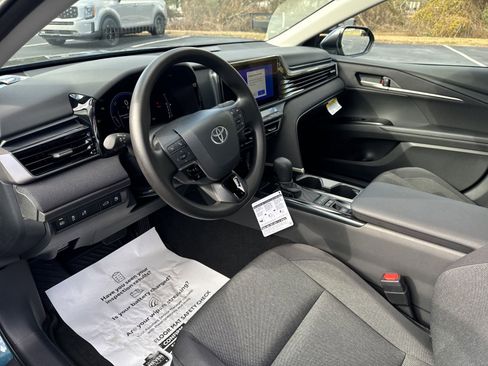 New 2025 Toyota Camry LE w/ Convenience Package image 15