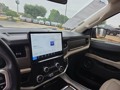Used 2024 Ford Expedition Max Limited RWD image 19