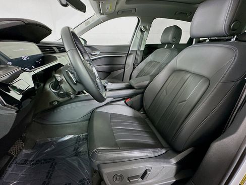 Used 2022 Audi e-tron Premium Plus w/ Premium Plus Package image 18