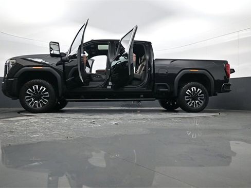 Certified 2025 GMC Sierra 2500 Denali Ultimate image 34