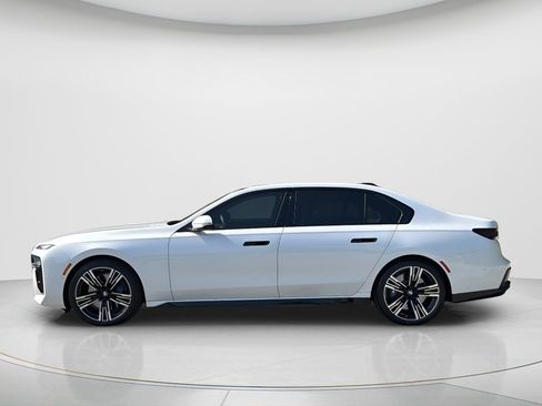 Certified 2024 BMW 760i xDrive w/ Executive Package image 2