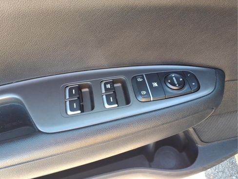 Used 2020 Kia Optima LX FWD image 12