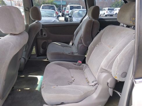 Used 2007 Toyota Sienna CE FWD image 13