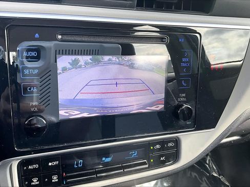 Used 2018 Toyota Corolla LE FWD image 26