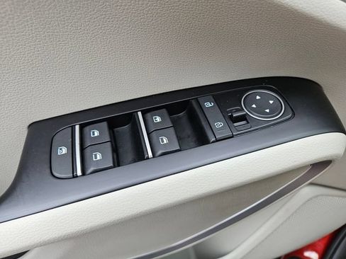 Used 2020 Kia Soul LX FWD image 29