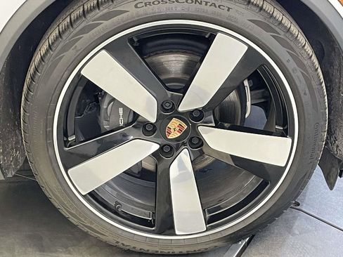 Used 2025 Porsche Macan 4 Electric image 14