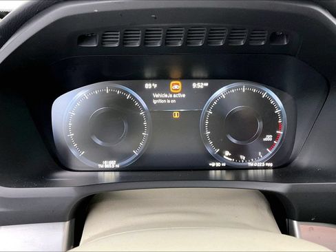 Used 2017 Volvo XC90 T6 Momentum w/ Vision Package AWD/4WD image 24