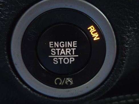 Used 2018 Dodge Challenger R/T image 25