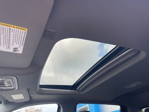 Used 2022 Chevrolet Silverado 1500 LTZ w/ LTZ Premium Package image 4