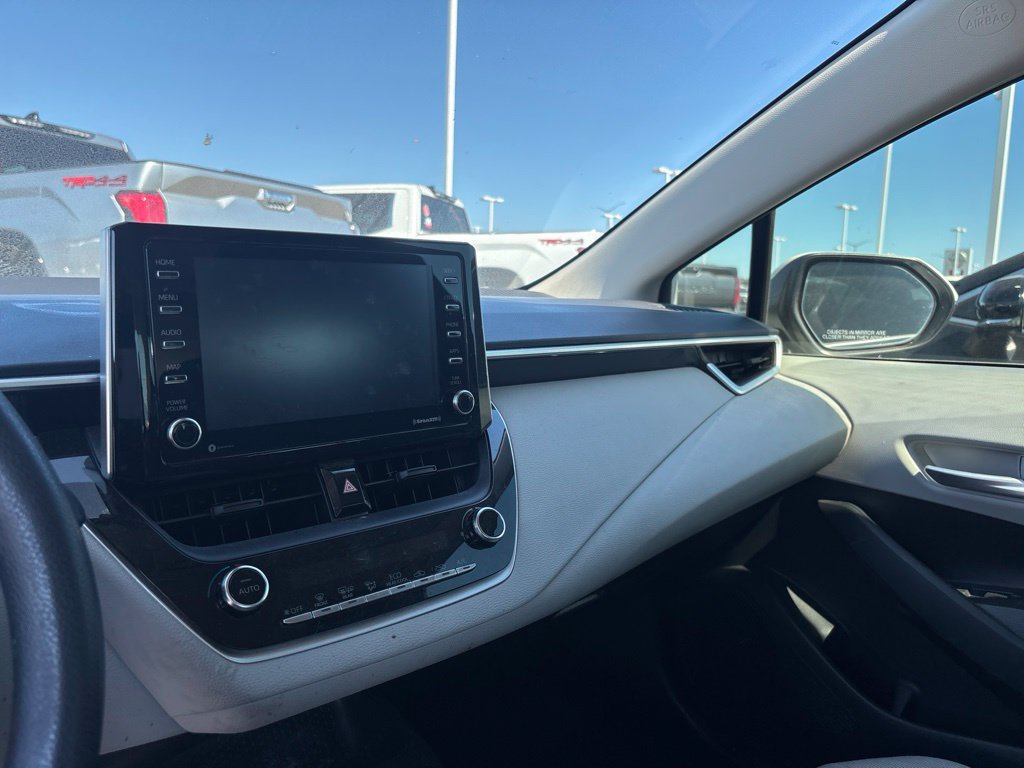 Used 2021 Toyota Corolla LE FWD image 4