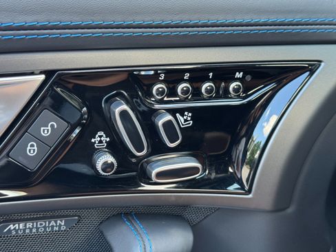Used 2017 Jaguar F-TYPE S British Design Edition RWD image 18