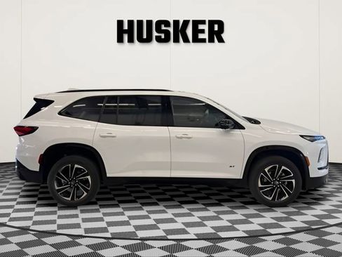 Used 2026 Buick Enclave Sport Touring AWD/4WD image 2