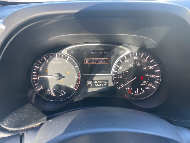 Used 2015 Nissan Pathfinder SV FWD image 9