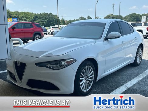 Used 2021 Alfa Romeo Giulia Sprint w/ Cold Weather Package AWD/4WD image 1