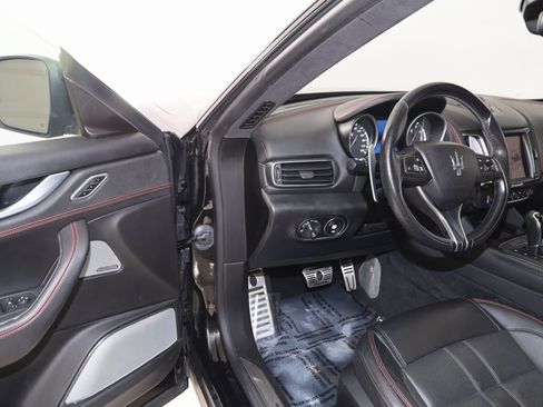 Used 2018 Maserati Levante GranSport image 56