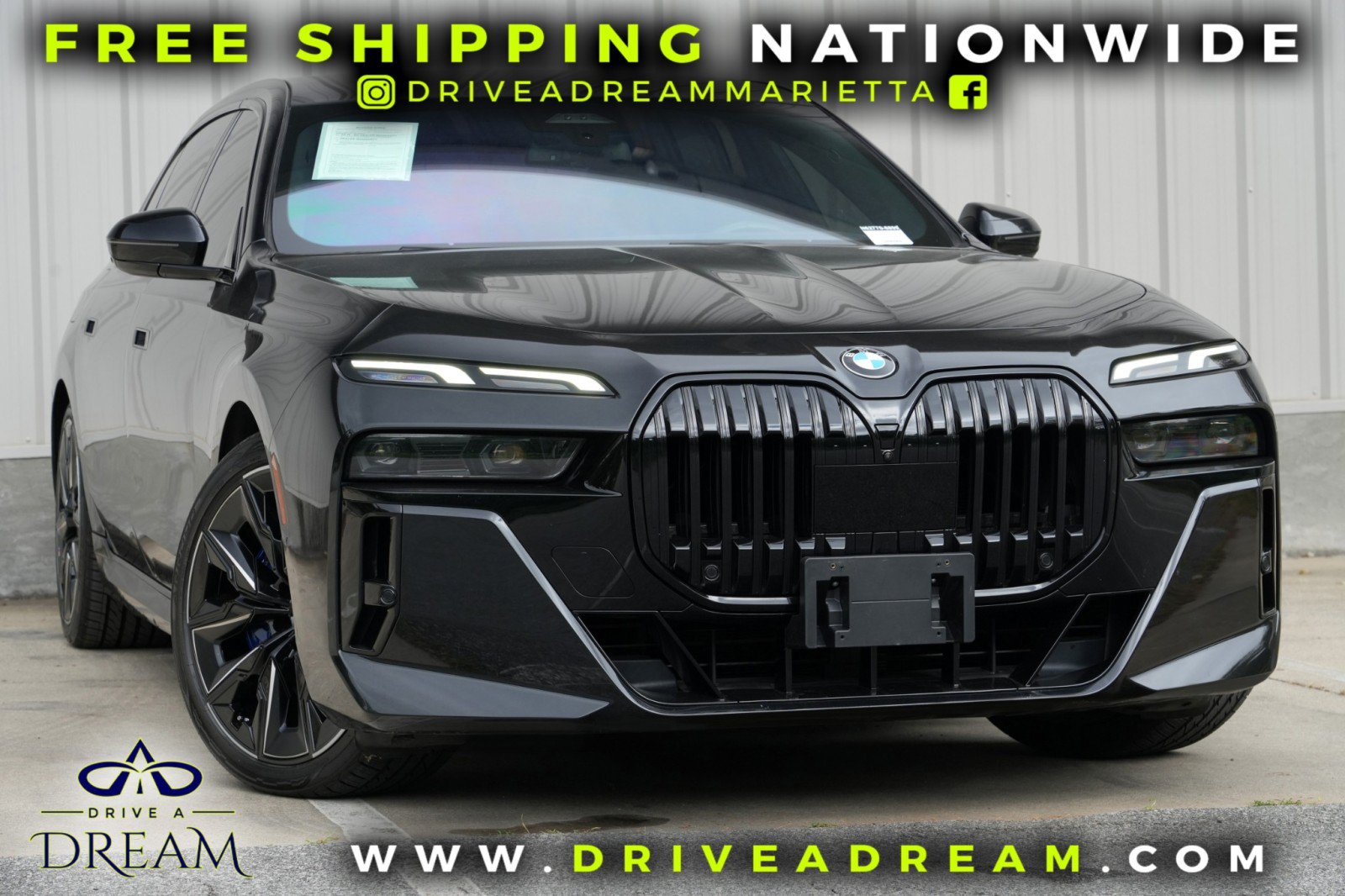 Used 2023 BMW 740i w/ Parking Assistance Package RWD image 2