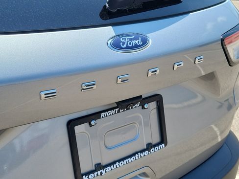 Used 2022 Ford Escape SE w/ Convenience Package FWD image 7