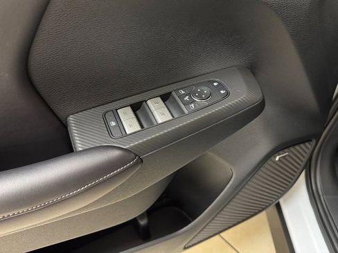 New 2025 Mitsubishi Outlander SE image 7