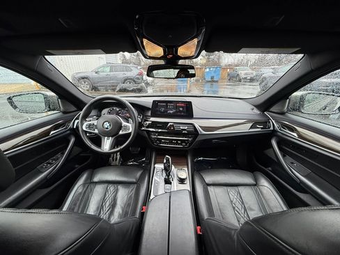 Used 2018 BMW M550i xDrive M550i xDrive w/ Dynamic Handling Package image 23