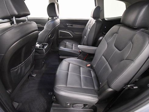Certified 2022 Kia Telluride EX w/ EX Premium Package image 16