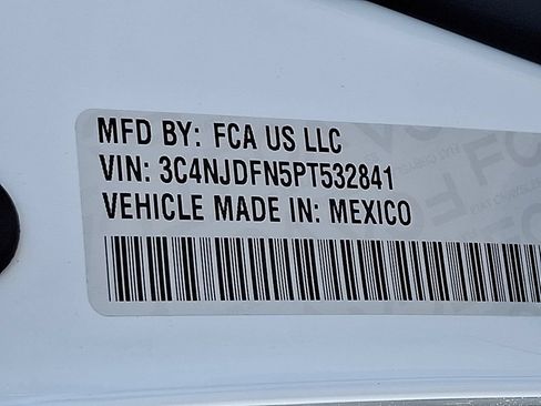 Certified 2023 Jeep Compass Latitude w/ Sun and Sound Group AWD/4WD image 27