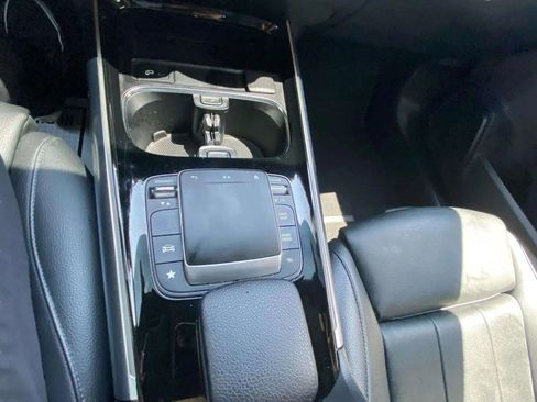 Used 2021 Mercedes-Benz GLA 250 4MATIC image 35