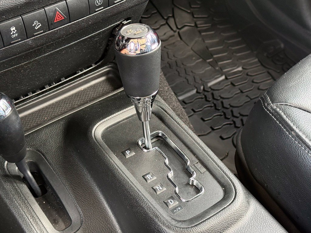 Used 2018 Jeep Wrangler Unlimited Sahara AWD/4WD image 21