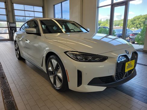 Used 2023 BMW i4 eDrive40 w/ Premium Package RWD image 3