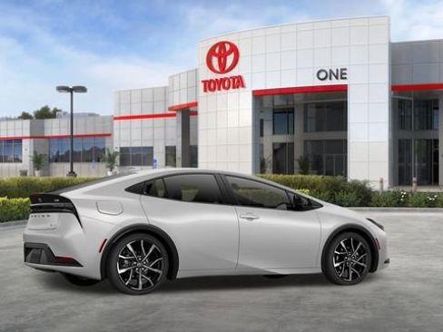 New 2026 Toyota Prius Plug-In Hybrid FWD image 14