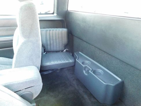 Used 2002 Chevrolet S10 Pickup LS w/ LS Preferred Equipment Group image 5